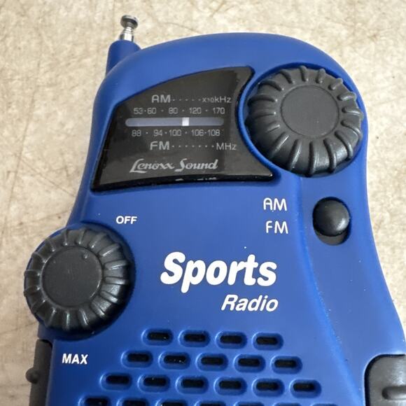 Durabrand AM/FM Sports Radio Battery Powered Model: PR-35M - Picture 4 of 9